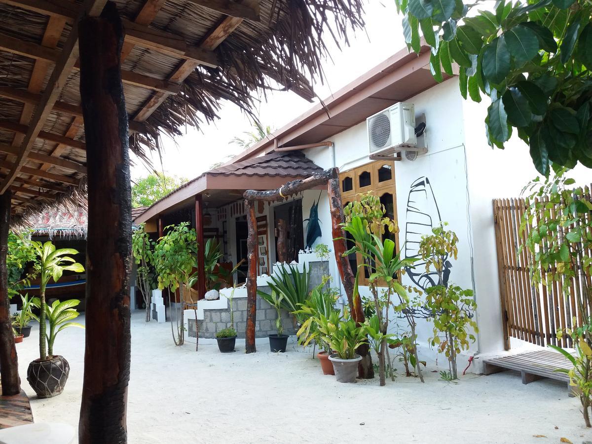 Alvi Star Inn Thulhaadhoo Exterior photo