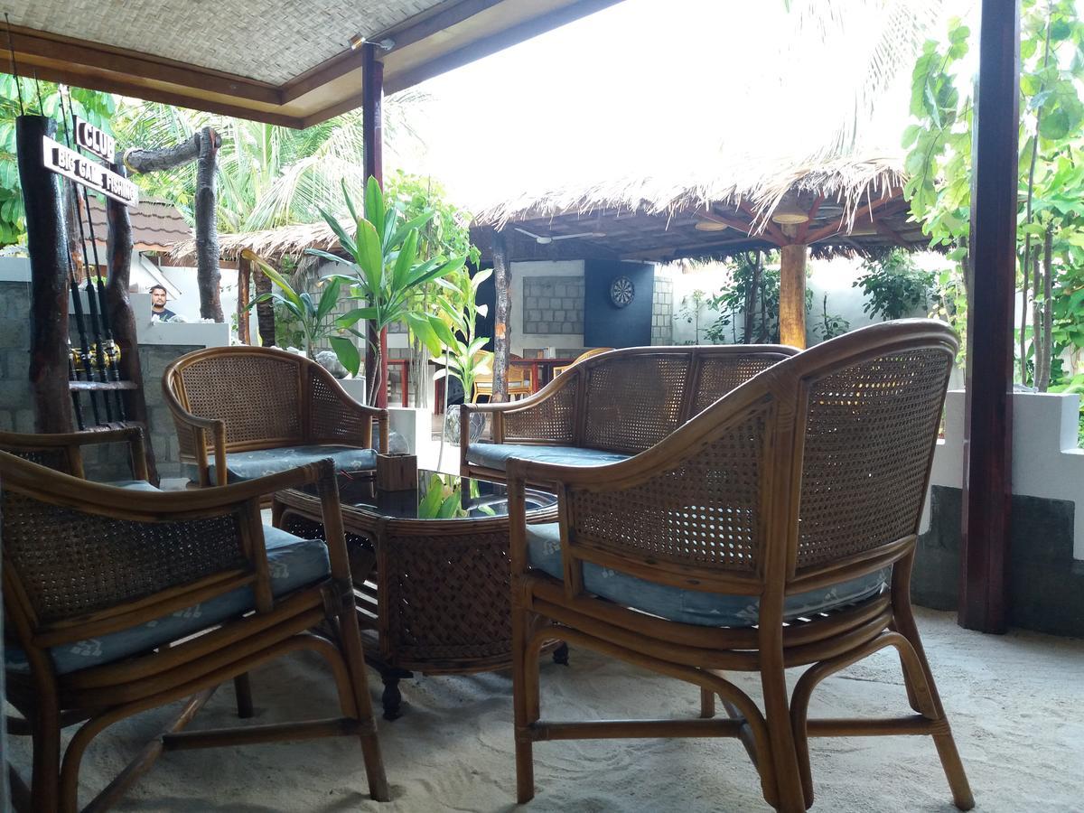 Alvi Star Inn Thulhaadhoo Exterior photo